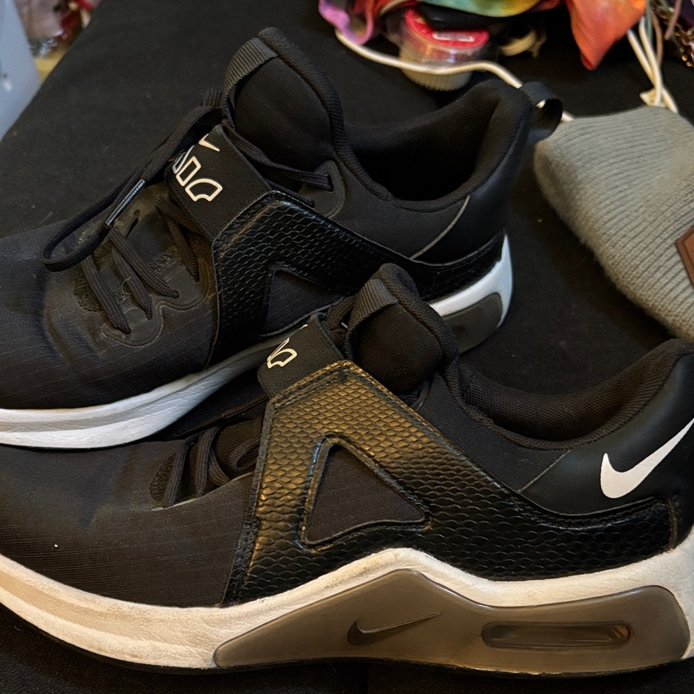 Nike Black and White Women’s Sneakers